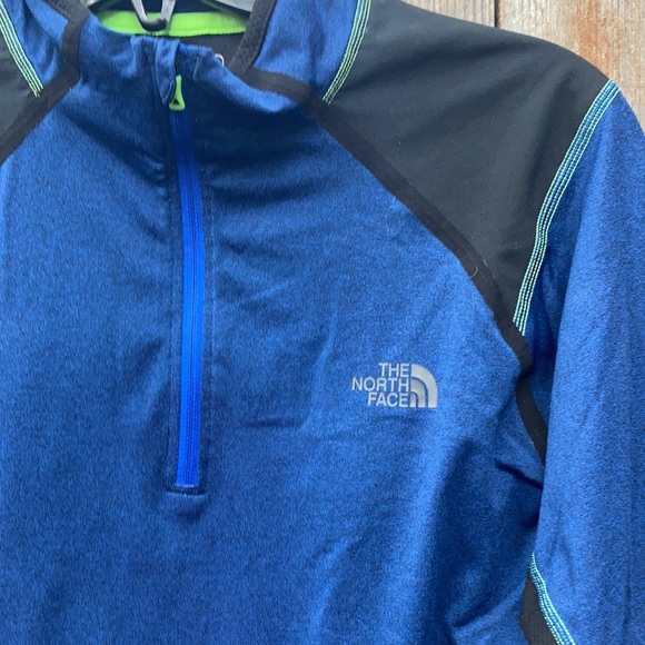 The North Face 1/4 zip base layer - Picture 2 of 3